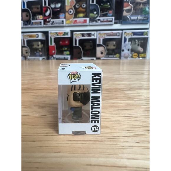 2 RARE CHASE BITTY Kevin Malone Funko Pop Superhero #1175 Chili #874 Office - Picture 7 of 11